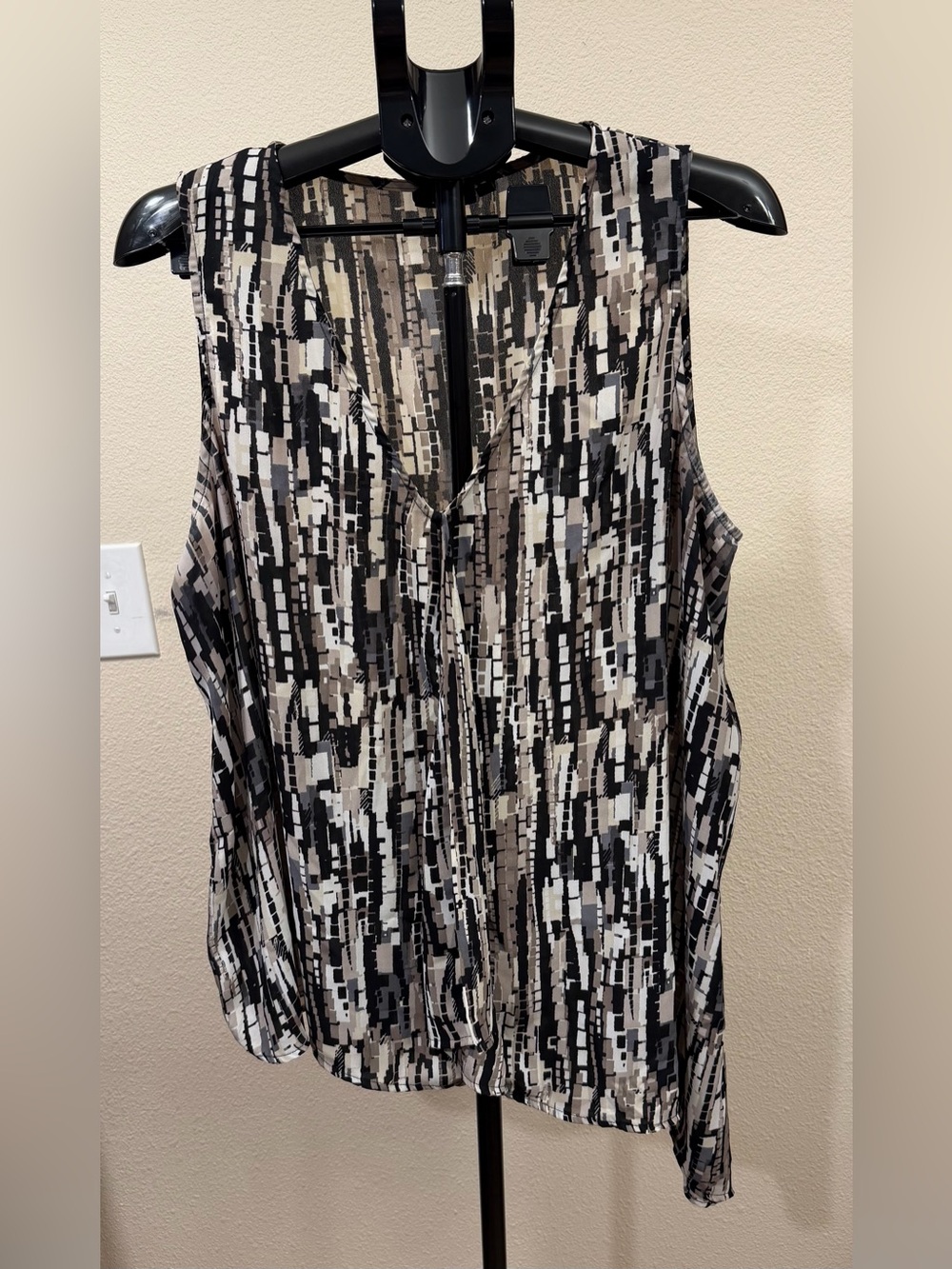 Apt 9 Abstract Asymmetrical Sleeveless Tank Blouse | Office Siren Grunge | 1X